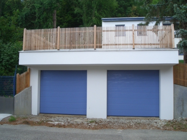 Doppelgarage mit begrüntem Flachdach - Baumeister Kickinger